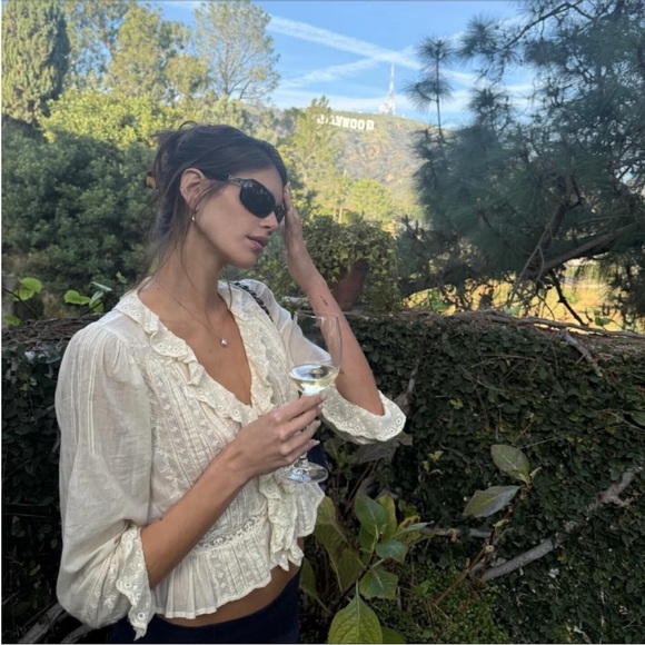 Doen Ivory Ruffled Blouse - Picture 2 of 8